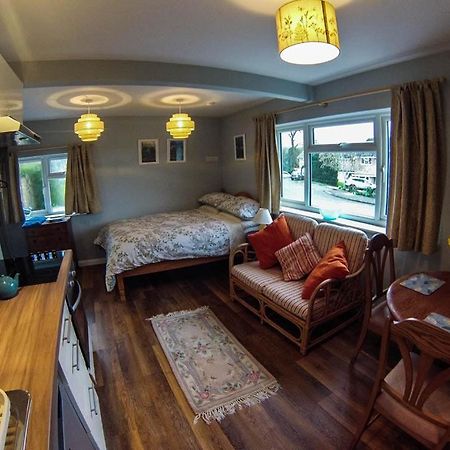 Cheltenham Studio Apartment Экстерьер фото